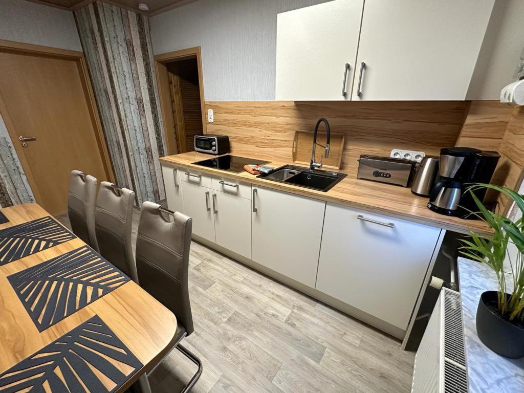 Christels Ferienwohnung 2 In Thale Mit Ueberdachter Terrasse, Kueche Mit Tv & Geschirrspueler المظهر الخارجي الصورة